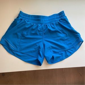 Lululemon 💛 Hotty Hot Low-Rise Lined 4” Shorts